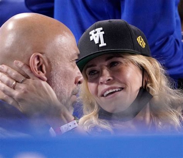 Chelsea Handler Skis In A Bikini With Vodka & Weed — Photo