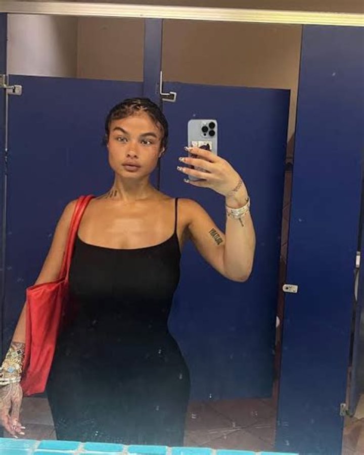 India Love: Pics – Hollywood Life