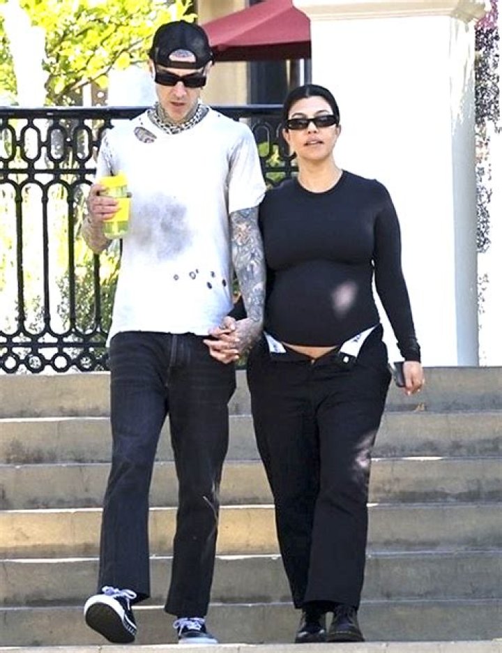 Pregnant Kourtney Kardashian Leaves Jeans Unbuttoned For Morning Stroll with Travis Barker