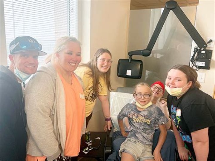 Mama June Reunites With Daughter Chickadee Amid Cancer Diagnosis In Sweet Hospital Photos