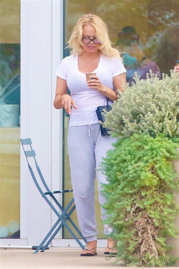 Pamela Anderson Goes Makeup-Free & Wears Nearly Sheer White Shirt – Hollywood Life