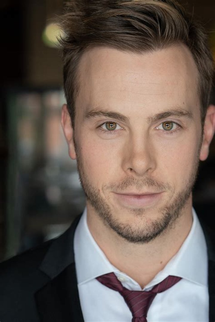 Riker Lynch Celebrity Profile – Hollywood Life